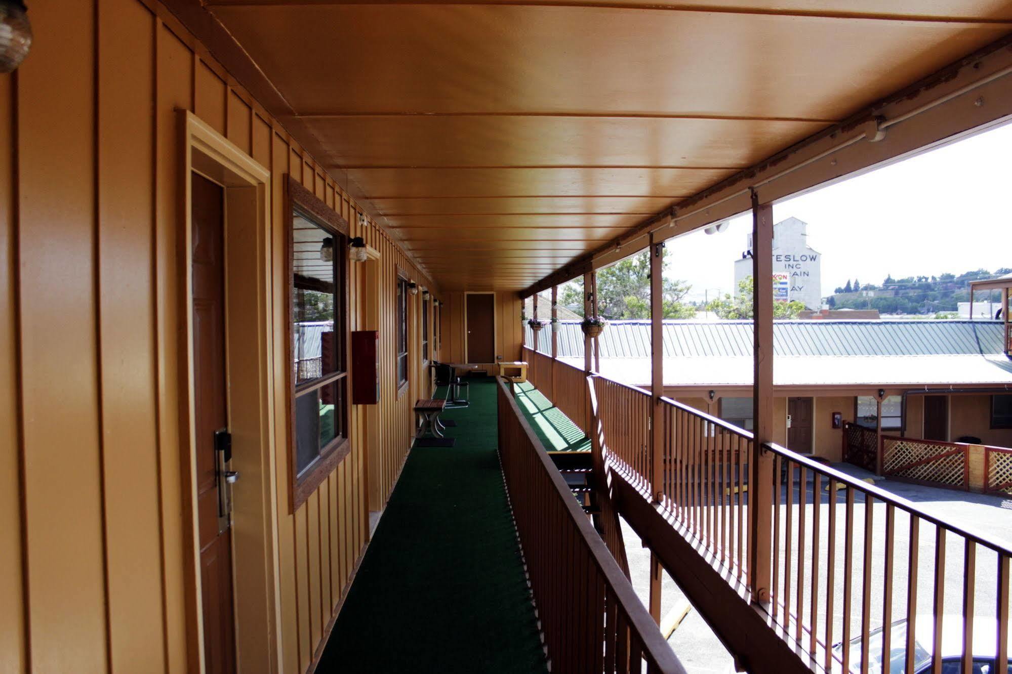 Country Motor Inn Livingston Ngoại thất bức ảnh